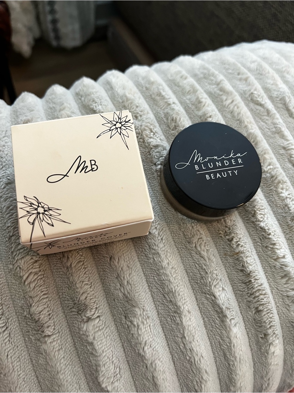 Monika Blunder Beauty Loose Powder - Cream concealer Foundation 4-Vler